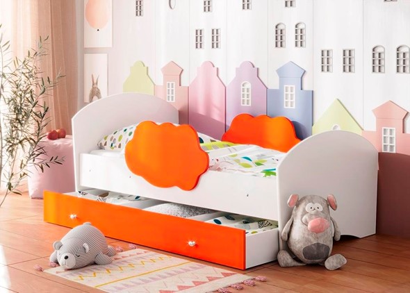Детская кровать с бортиками Тучка с ящиком, корпус Белый, фасад Оранжевый в Кирове - изображение